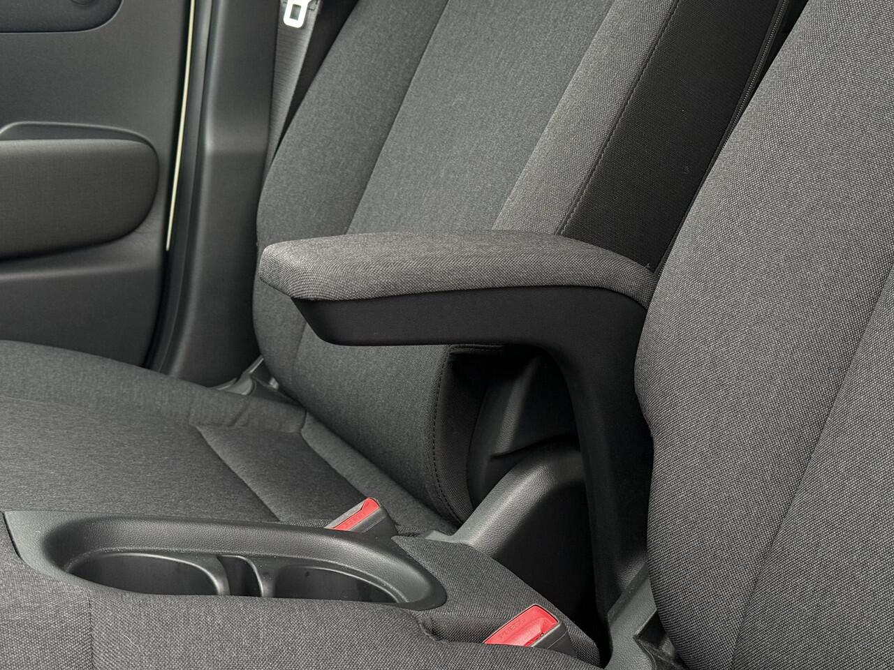 Hyundai INSTER Pulse 49 kWh / Dynamische Navigatie / Achteruitrijcamera / Parkeersensoren Voor + Achter / Leder Stuurwiel /