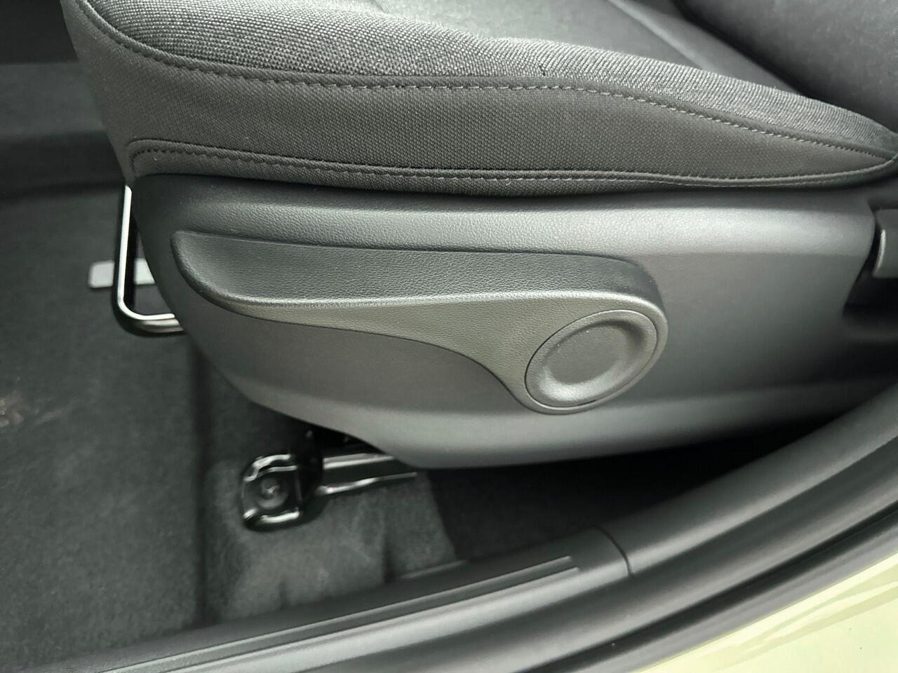 Hyundai INSTER E-Motion 42 kWh | 3-Fasen | Snelladen | Navigatie | Camera | Parkeersensoren