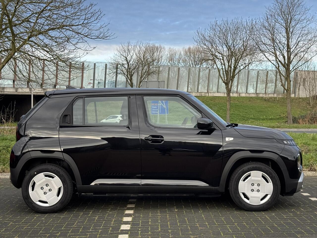 Hyundai INSTER E-Motion 49kWh 116pk | ¤3.125 KORTING | VOORRAAD | NAVI | CAMERA | PARKEERSENSOREN |