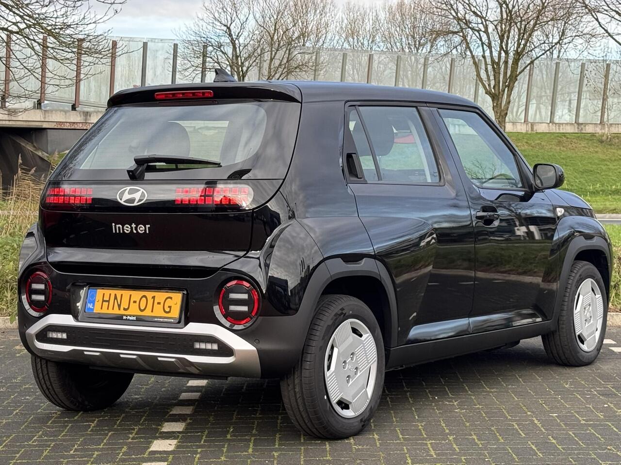 Hyundai INSTER E-Motion 49kWh 116pk | ¤3.125 KORTING | VOORRAAD | NAVI | CAMERA | PARKEERSENSOREN |