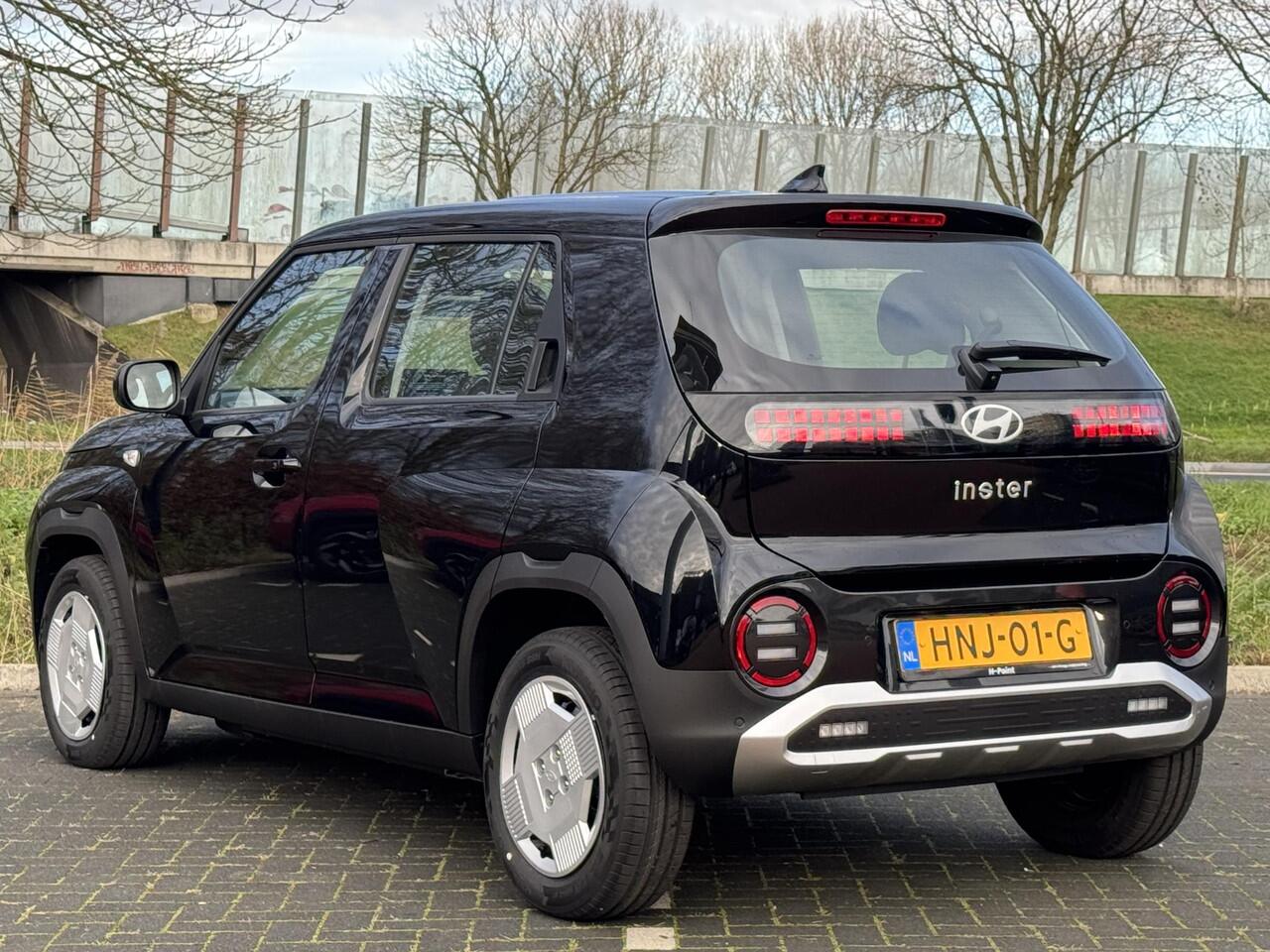 Hyundai INSTER E-Motion 49kWh 116pk | ¤3.125 KORTING | VOORRAAD | NAVI | CAMERA | PARKEERSENSOREN |