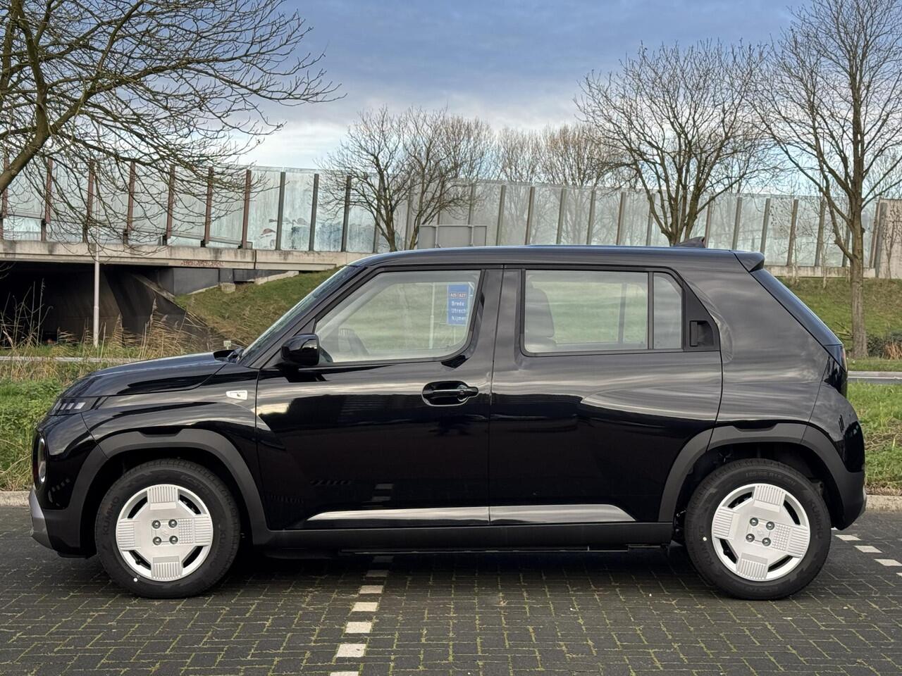 Hyundai INSTER E-Motion 49kWh 116pk | ¤3.125 KORTING | VOORRAAD | NAVI | CAMERA | PARKEERSENSOREN |