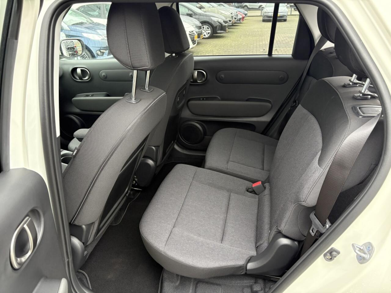 Hyundai INSTER Evolve 49 kWh met Winter Pack + Tech Pack