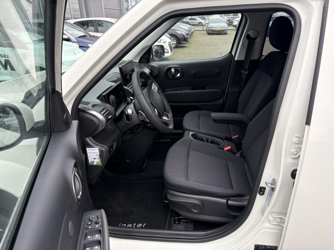 Hyundai INSTER Evolve 49 kWh met Winter Pack + Tech Pack