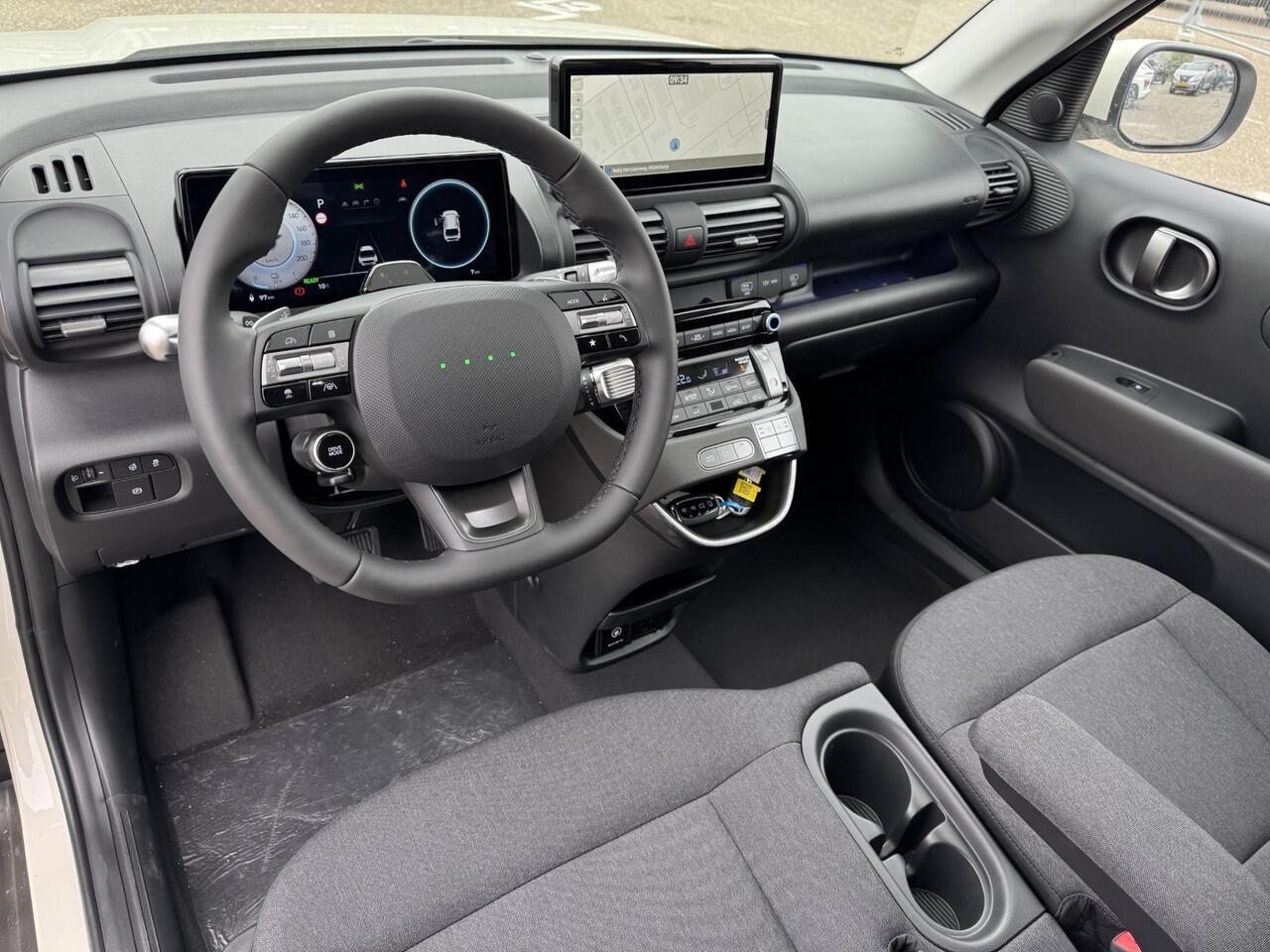 Hyundai INSTER Evolve 49 kWh Winter + Tech Pack