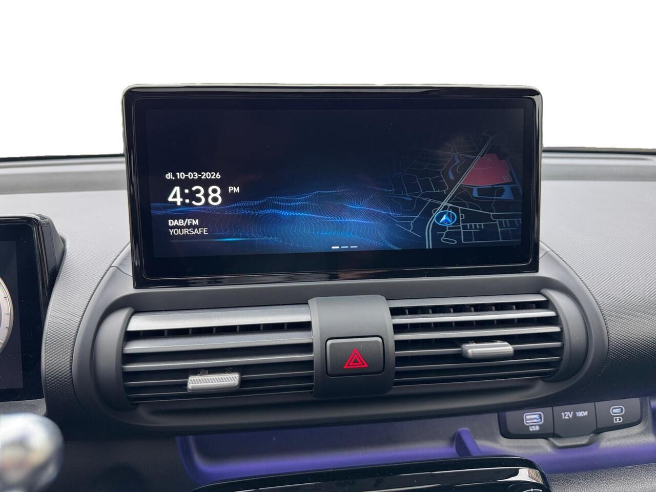 Hyundai INSTER Evolve Sky 49kWh 116pk | ¤3.100 KORTING | TECHPACK | WINTERPACK | 360° CAMERA | STOELVERW. | SENSOREN VOOR + ACHTER | SCHUIF/KANTELDAK |