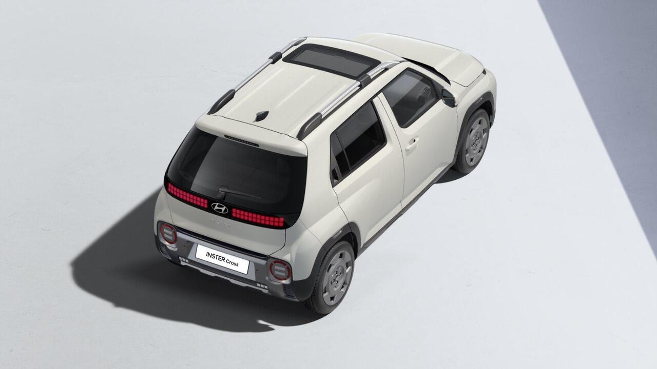 Hyundai INSTER Cross Sky Plus 49 kWh /Incl. ¤3000,- inruilvoordeel / Schuif-kantel dak / Navigatie / Apple & Android carplay / levertijd 3 maanden /