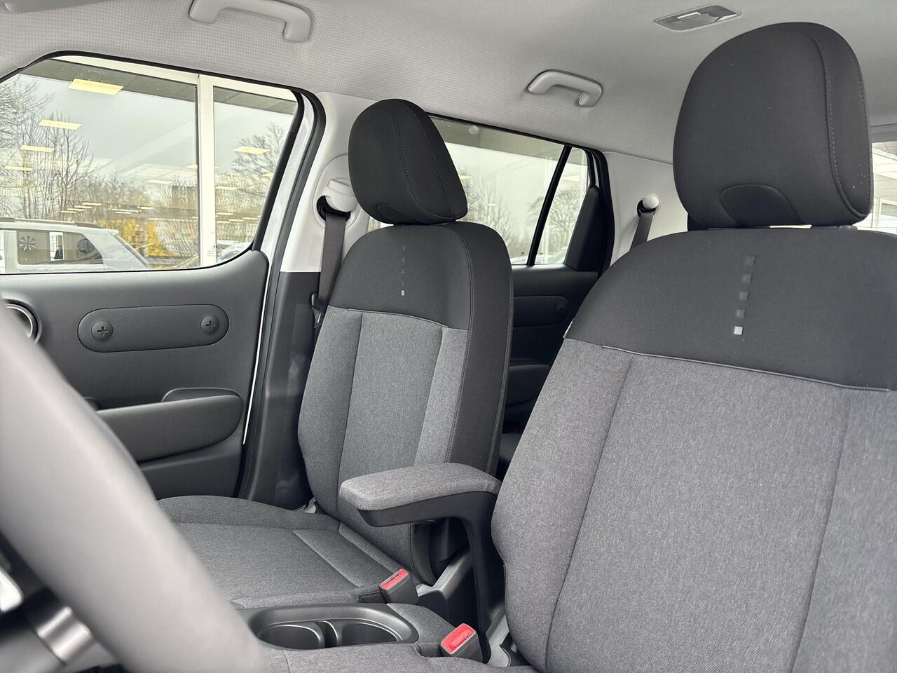 Hyundai INSTER Evolve 49 kWh | Winterpack | Uit voorraad leverbaar | Warmtepomp | Stoel en stuurverwarming | Parkeersensoren voor en achter | Adaptieve cruise control