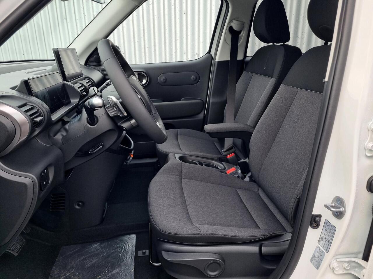 Hyundai INSTER Evolve 49 kWh Winter + Tech Pack ** Nu met ¤ 3.000 voordeel, Nieuw uit voorraad leverbaar **