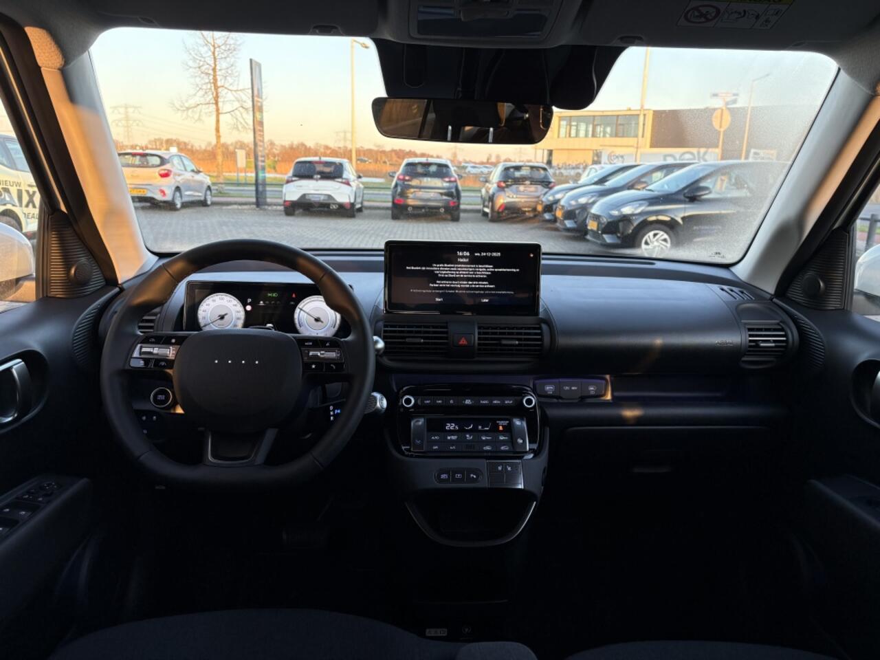 Hyundai INSTER Evolve 49 kWh met Winter Pack + Tech Pack