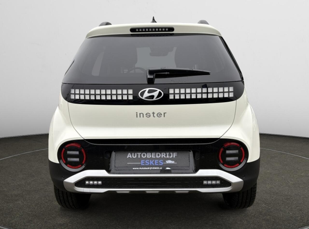 Hyundai INSTER Evolve 49 kWh met Winter Pack + Tech Pack