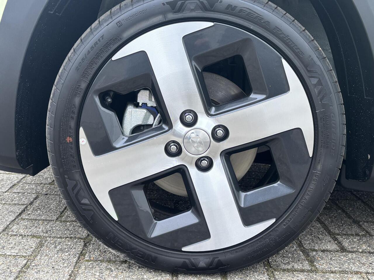 Hyundai INSTER Evolve 49 kWh + Winter & Tech Pack / ¤ 3.000,- Voordeel Op Nieuwprijs / Rijklaarprijs / Direct Leverbaar / Navigatie / LMV / 3-Fase Laden / Warmtepomp /