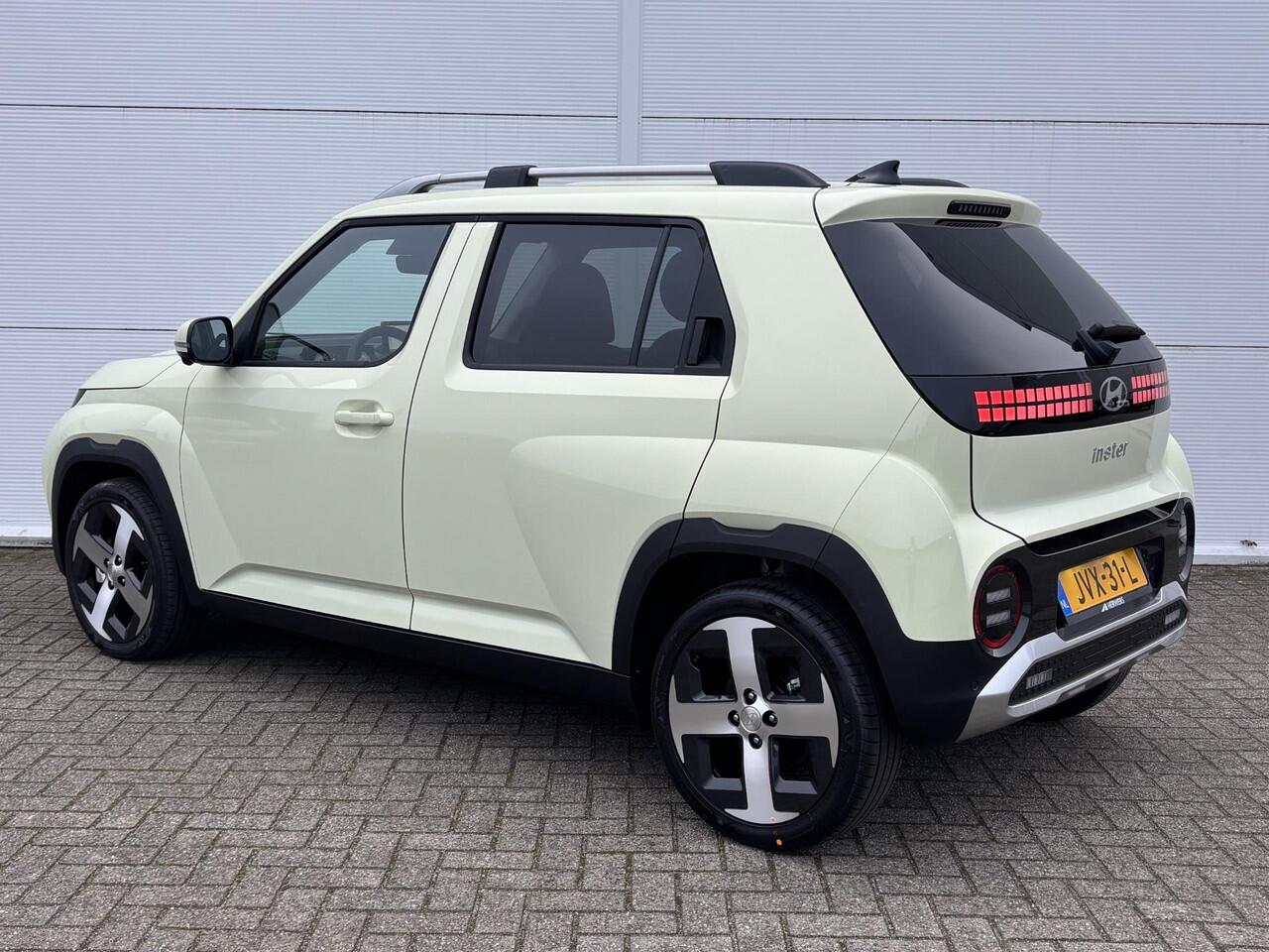 Hyundai INSTER Evolve 49 kWh + Winter & Tech Pack / ¤ 3.000,- Voordeel Op Nieuwprijs / Rijklaarprijs / Direct Leverbaar / Navigatie / LMV / 3-Fase Laden / Warmtepomp /