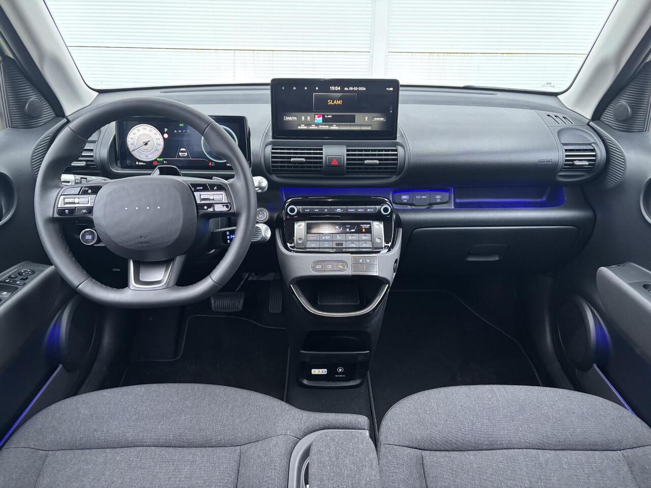 Hyundai INSTER Evolve 49 kWh + Winter & Tech Pack / ¤ 3.000,- Voordeel Op Nieuwprijs / Rijklaarprijs / Direct Leverbaar / Navigatie / LMV / 3-Fase Laden / Warmtepomp /