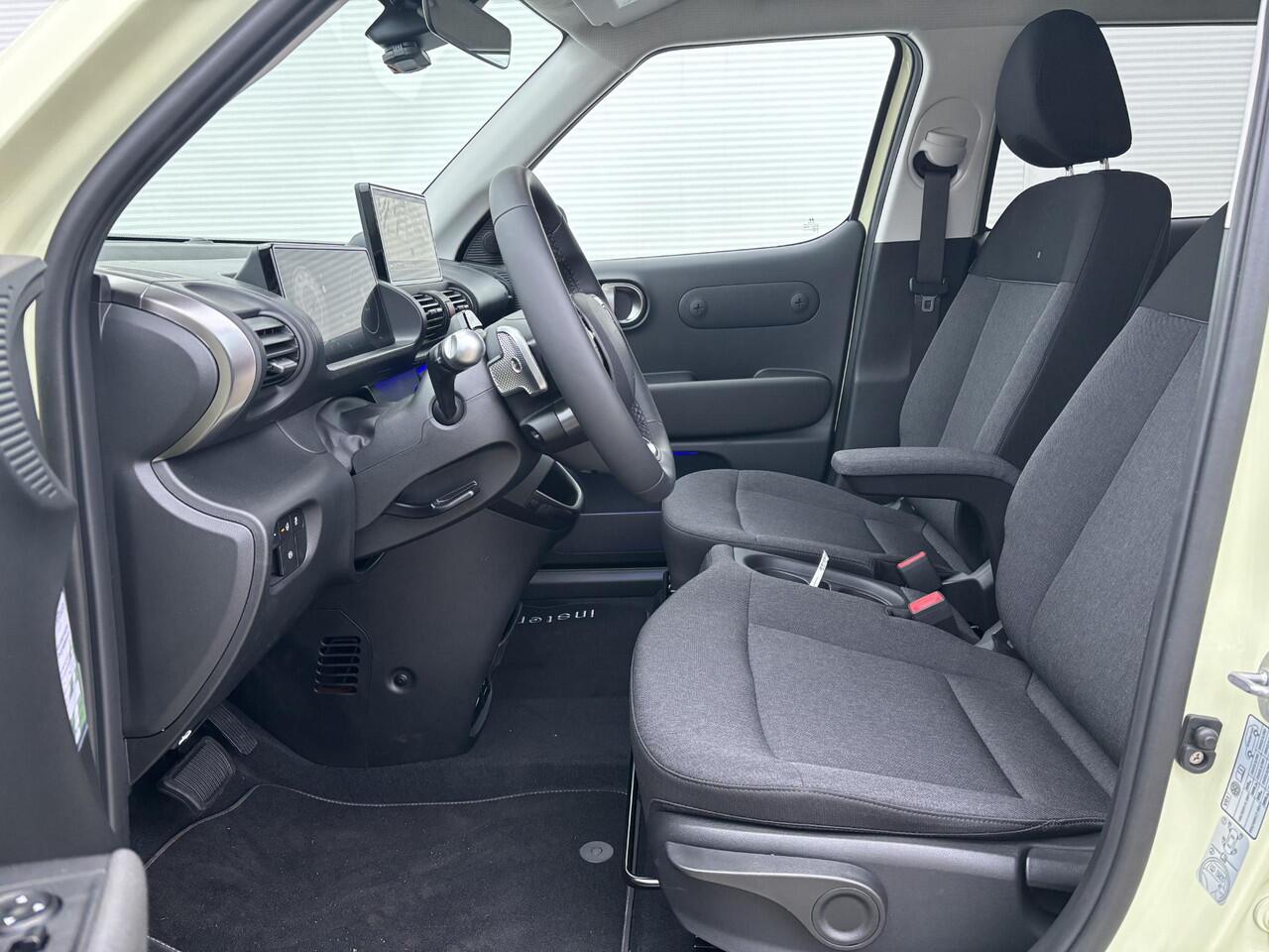 Hyundai INSTER Evolve 49 kWh + Winter & Tech Pack / ¤ 3.000,- Voordeel Op Nieuwprijs / Rijklaarprijs / Direct Leverbaar / Navigatie / LMV / 3-Fase Laden / Warmtepomp /