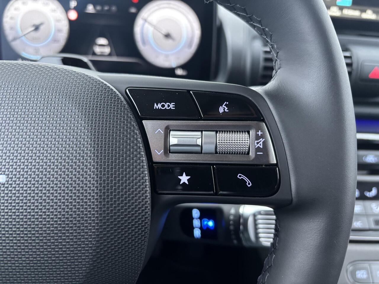 Hyundai INSTER Evolve 49 kWh + Winter & Tech Pack / ¤ 3.000,- Voordeel Op Nieuwprijs / Rijklaarprijs / Direct Leverbaar / Navigatie / LMV / 3-Fase Laden / Warmtepomp /