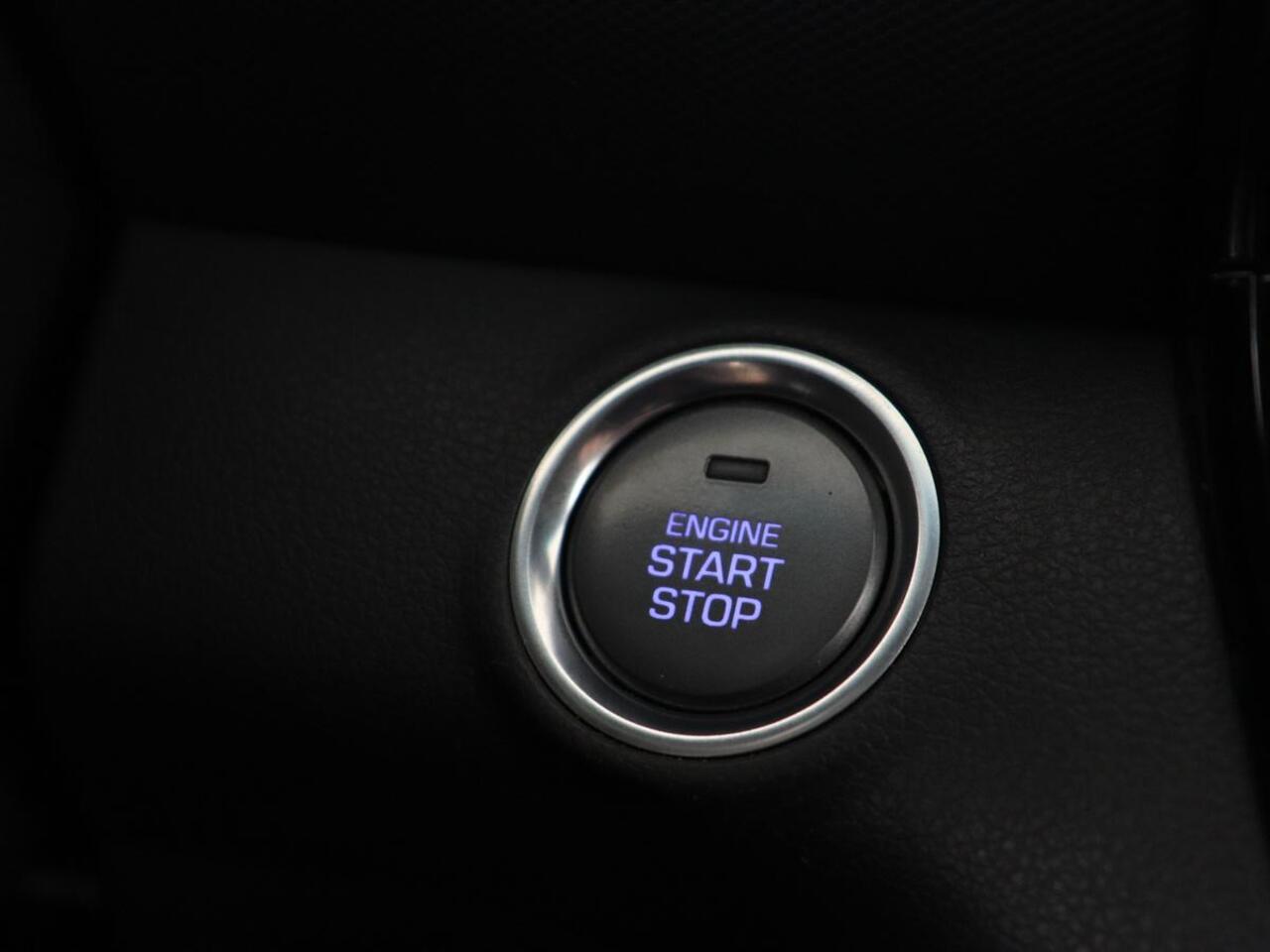 Hyundai IONIQ 1.6 GDi PHEV Premium | Stoelventilatie | Leder | Memory | Adaptive cruise | Stoel & stuurverwarming | Carplay | Navigatie | Camera | Plug In