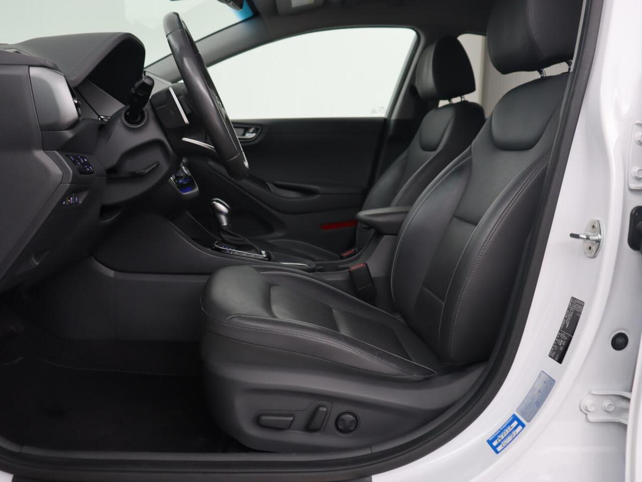 Hyundai IONIQ 1.6 GDi PHEV Premium | Stoelventilatie | Leder | Memory | Adaptive cruise | Stoel & stuurverwarming | Carplay | Navigatie | Camera | Plug In