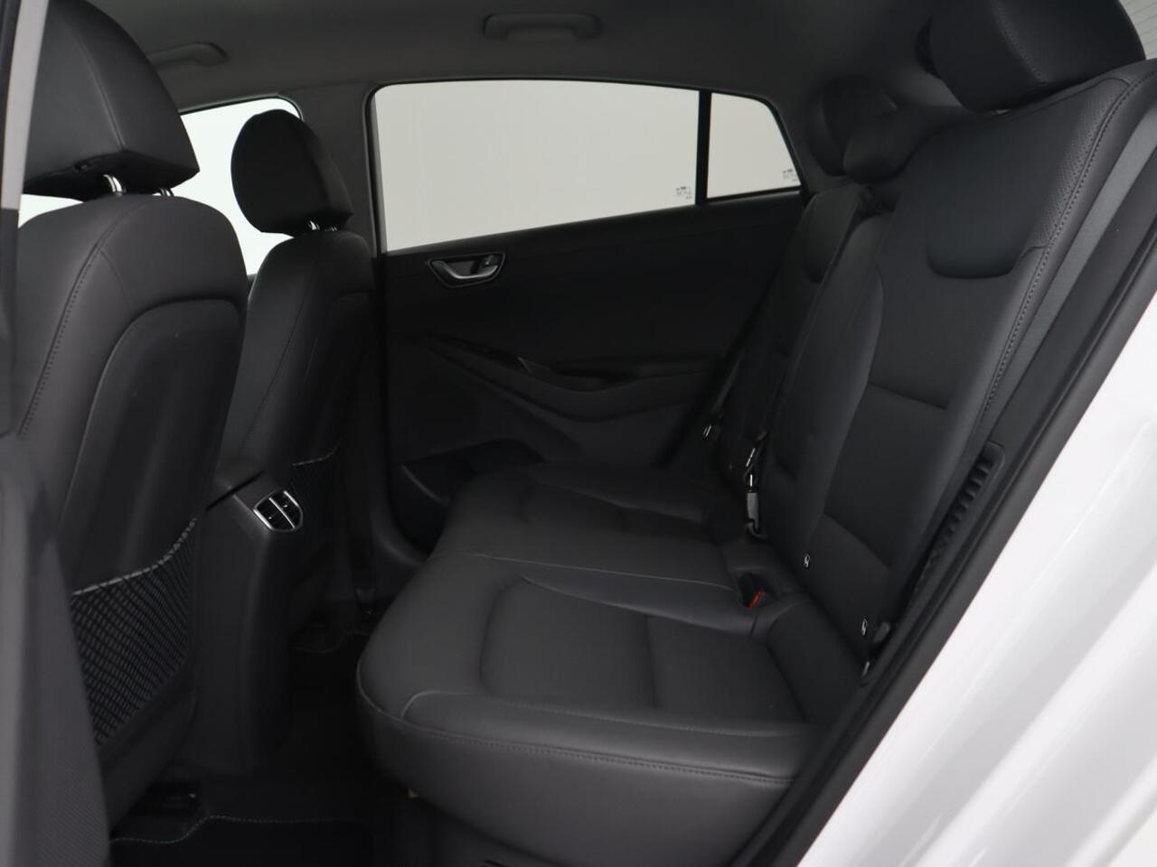 Hyundai IONIQ 1.6 GDi PHEV Premium | Stoelventilatie | Leder | Memory | Adaptive cruise | Stoel & stuurverwarming | Carplay | Navigatie | Camera | Plug In