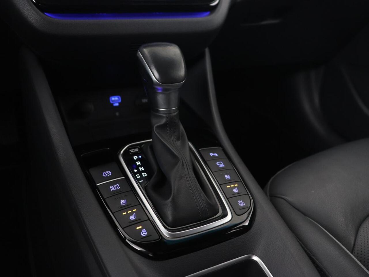 Hyundai IONIQ 1.6 GDi PHEV Premium | Stoelventilatie | Leder | Memory | Adaptive cruise | Stoel & stuurverwarming | Carplay | Navigatie | Camera | Plug In