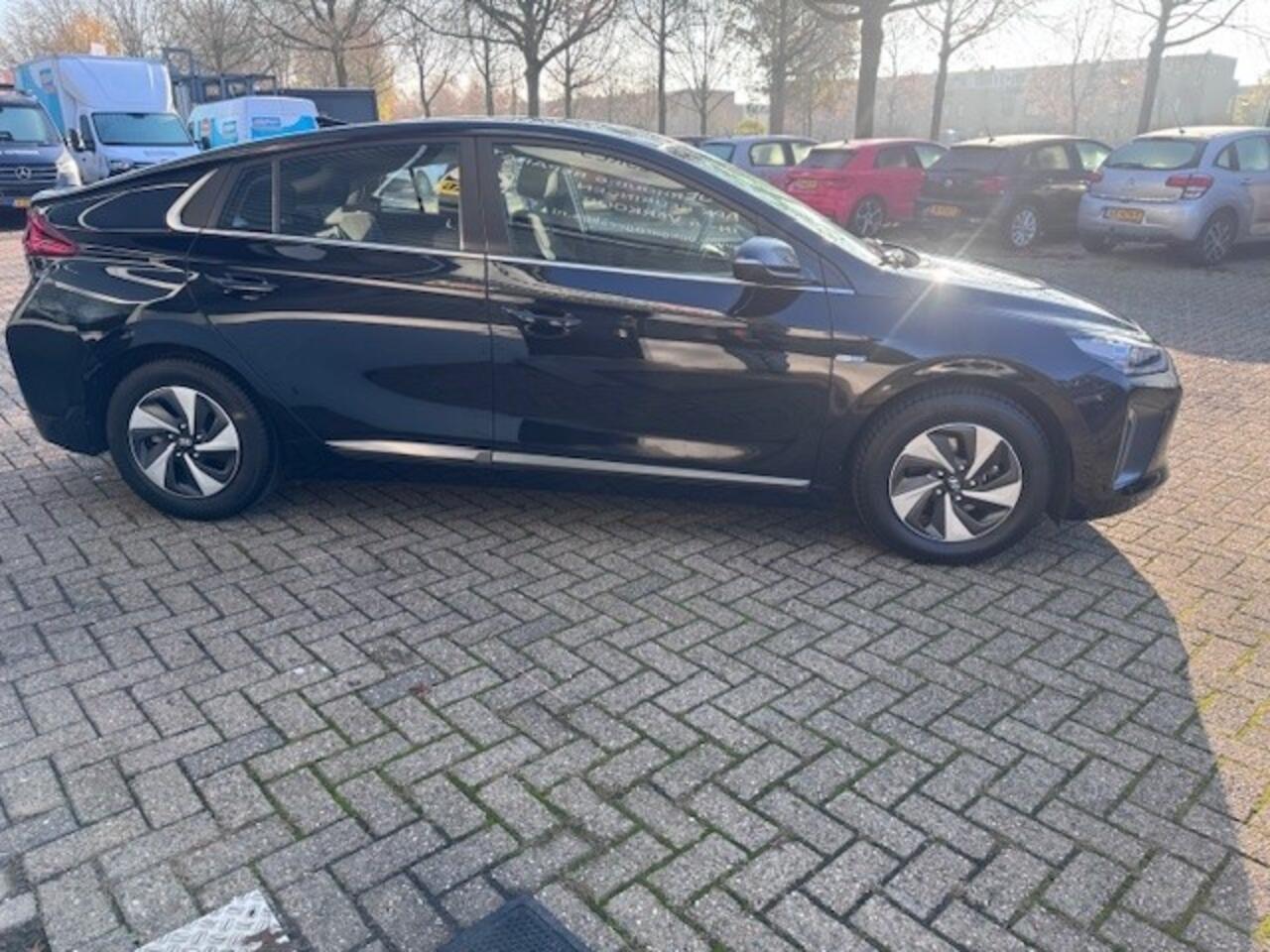 Hyundai IONIQ 1.6 GDi Comfort. Navi, Trekhaak. 5drs.