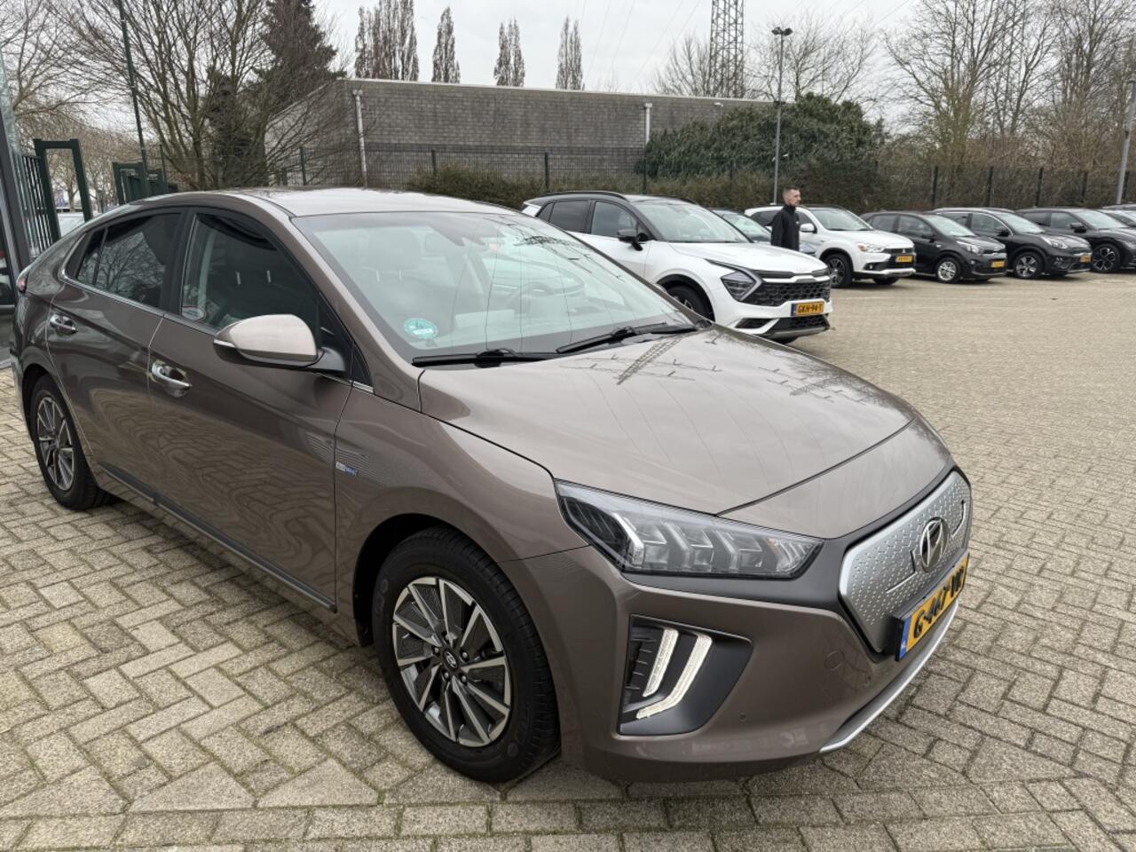 Hyundai IONIQ Premium EV 38 kWh 136PK - MEEST COMPLETE UITVOERING + TREKHAAK