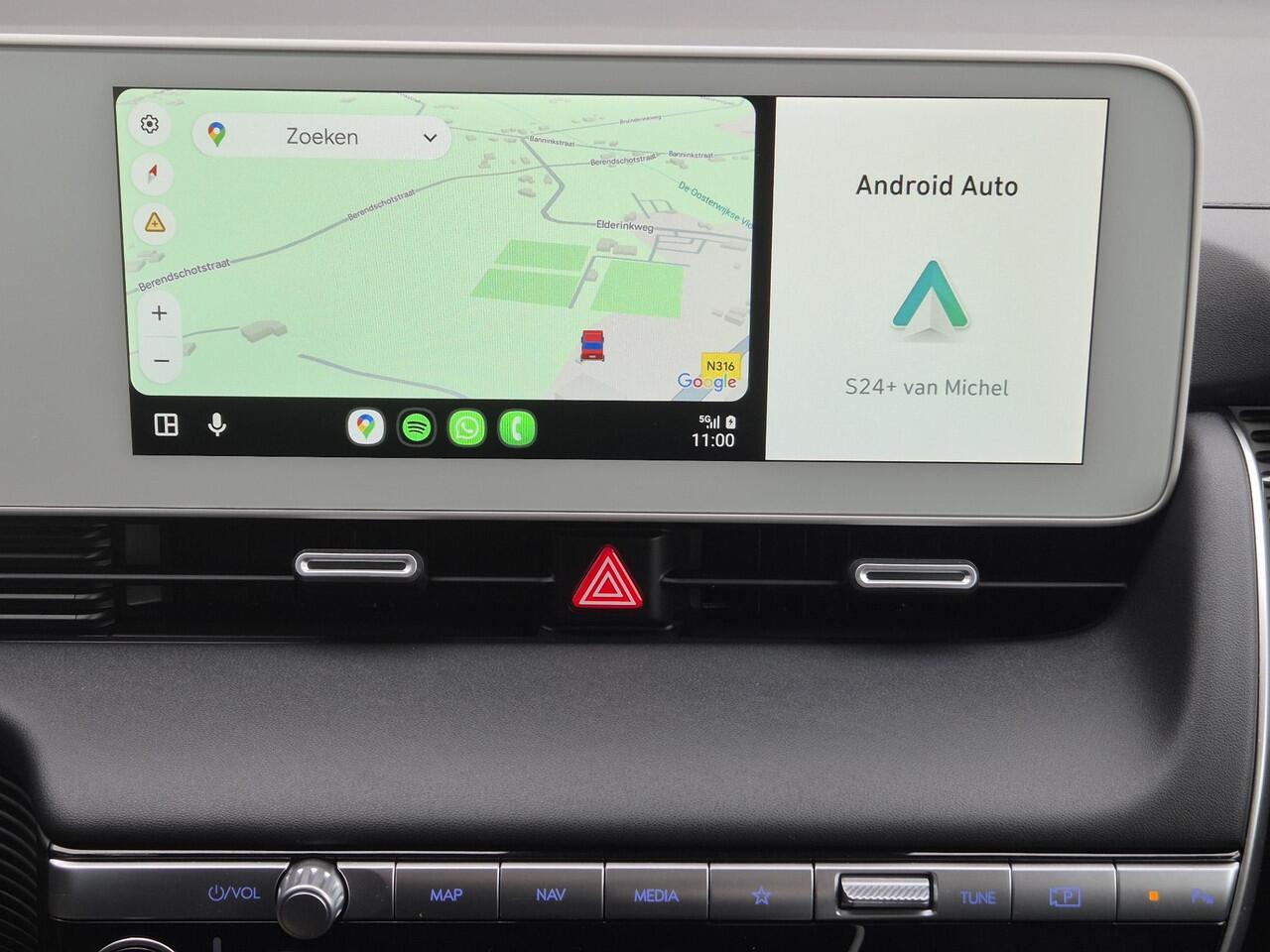 Hyundai IONIQ 5 Lounge Edition 73kWh Automaat / Accu SOH 100% / Fabrieksgarantie tot 04-2026 / Dealer onderhouden / Trekhaak afneembaar / WLTP 451 km / CCS snelladen / Warmtepomp / Stuur-, Stoel en Achterbank verwarming / Adaptief CC /