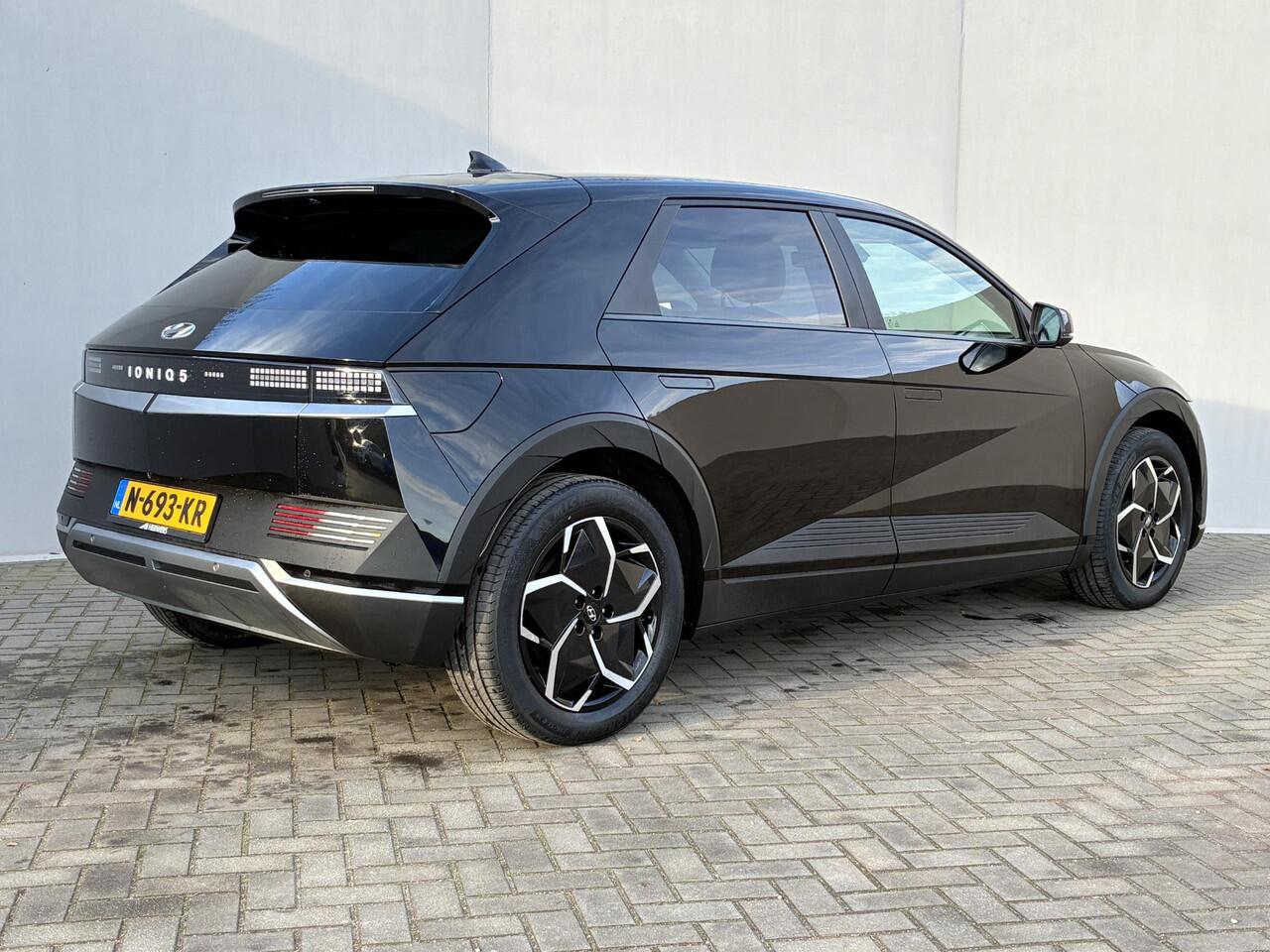 Hyundai IONIQ 5 Connect+ 73kWh / SOH 100% / 8 jaar Batterijgarantie / Trekgewicht 1600KG / Head-up display / Warmtepomp / Adaptieve Cruise Control / Stoel-/Stuurverwaming / Apple Carplay/Android Auto / Bluetooth / Achteruitrijcamera / BOSE audio /