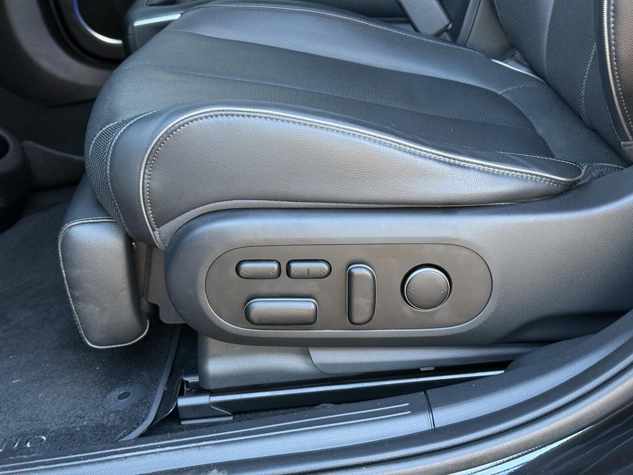 Hyundai IONIQ 5 Lounge 73kWh / Dealer Onderhouden / SOH 93,1% / Elektrische Stoelen met geheugen / Head Up Display / Elektrische Achterklep / 360º Camera / Bose Audio /