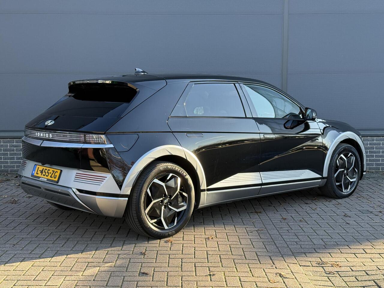 Hyundai IONIQ 5 Lounge 73kWh / Dealer Onderhouden / SOH 93,1% / Elektrische Stoelen met geheugen / Head Up Display / Elektrische Achterklep / 360º Camera / Bose Audio /