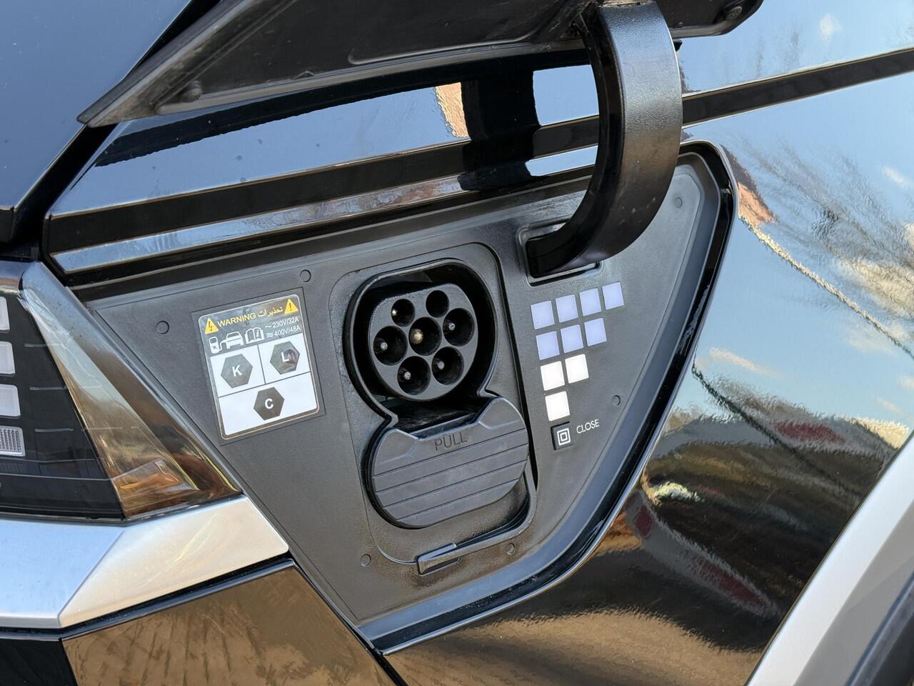 Hyundai IONIQ 5 Lounge 73kWh / Dealer Onderhouden / SOH 93,1% / Elektrische Stoelen met geheugen / Head Up Display / Elektrische Achterklep / 360º Camera / Bose Audio /