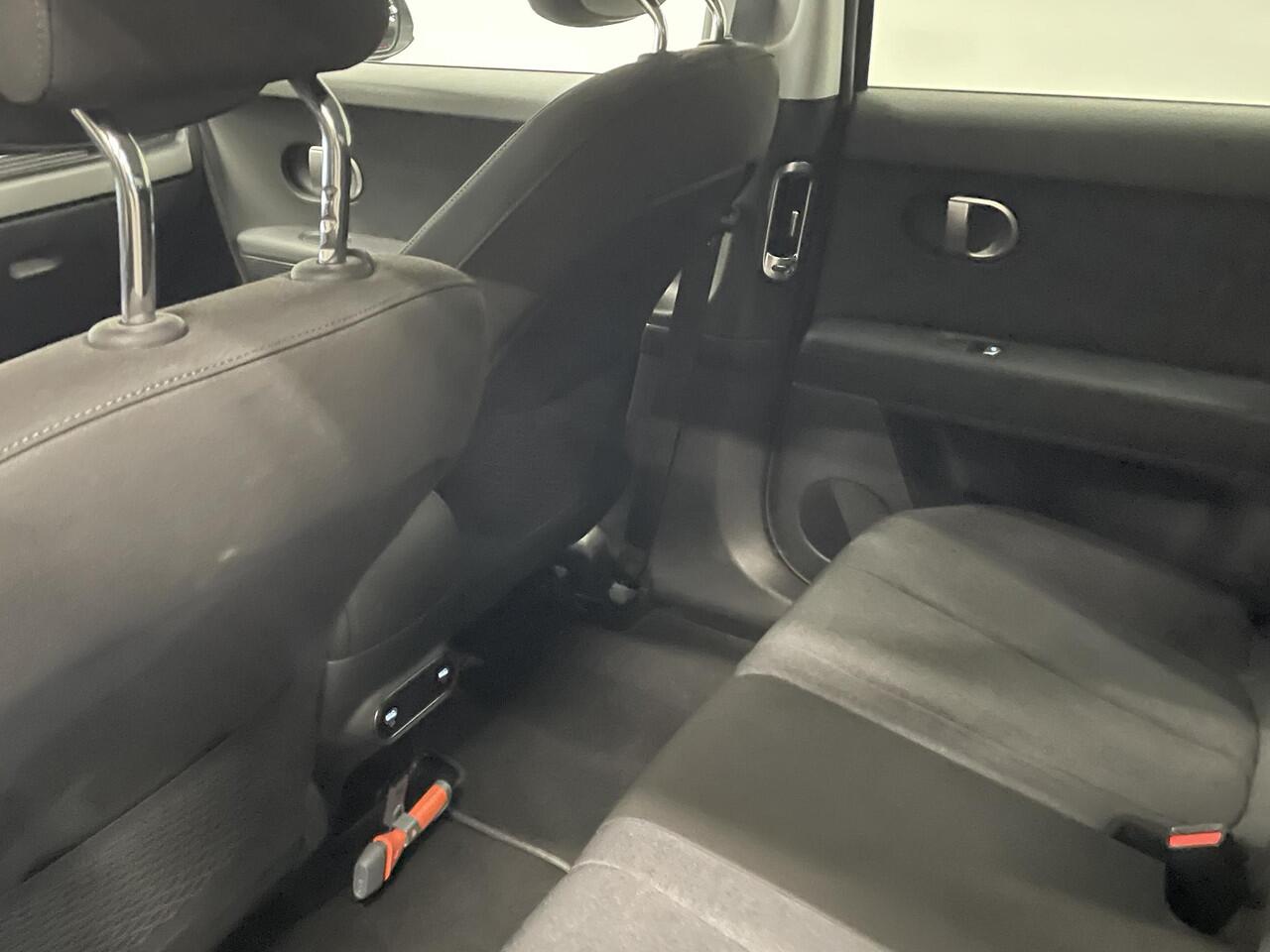 Hyundai IONIQ 5 Style 58 kWh SOH 98% Warmtepomp Airco ECC Navi Carplay Virtual Dashboard Trekhaak PDC VA+ Camera Full LED Adaptive Cruise 19" Velgen