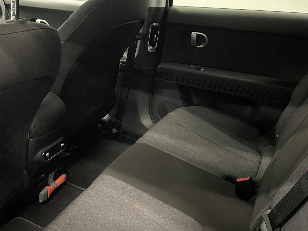 Hyundai IONIQ 5 Style 58 kWh SOH 98% Warmtepomp Airco ECC Navi Carplay Virtual Dashboard Trekhaak PDC VA+ Camera Full LED Adaptive Cruise 19" Velgen