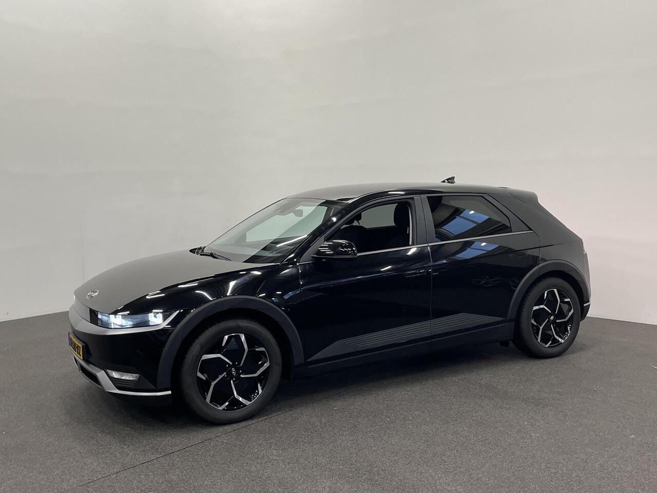 Hyundai IONIQ 5 Style 58 kWh SOH 98% Warmtepomp Airco ECC Navi Carplay Virtual Dashboard Trekhaak PDC VA+ Camera Full LED Adaptive Cruise 19" Velgen