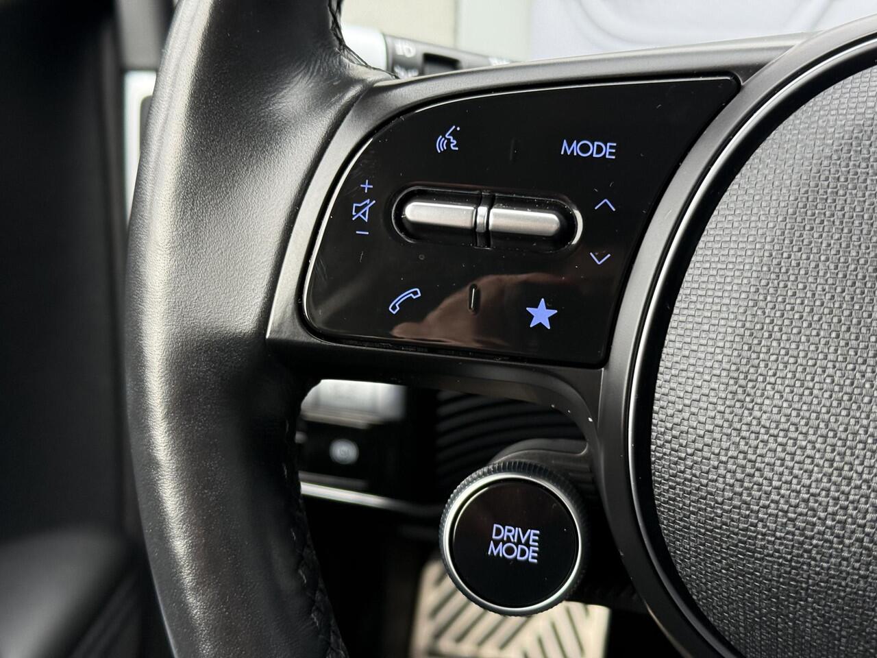 Hyundai IONIQ 5 Lounge 73kWh / NL auto / SOH 100% / Eerste Eigenaar / Dealer Onderhouden / Elektrische Stoelen met Geheugen / Stoel Verwarming+Verkoeling / Adaptive Cruise / Head-Up Display / 360º Camera / Apple Carplay&Android Auto /