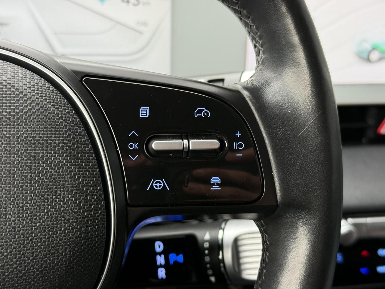 Hyundai IONIQ 5 Lounge 73kWh / NL auto / SOH 100% / Eerste Eigenaar / Dealer Onderhouden / Elektrische Stoelen met Geheugen / Stoel Verwarming+Verkoeling / Adaptive Cruise / Head-Up Display / 360º Camera / Apple Carplay&Android Auto /