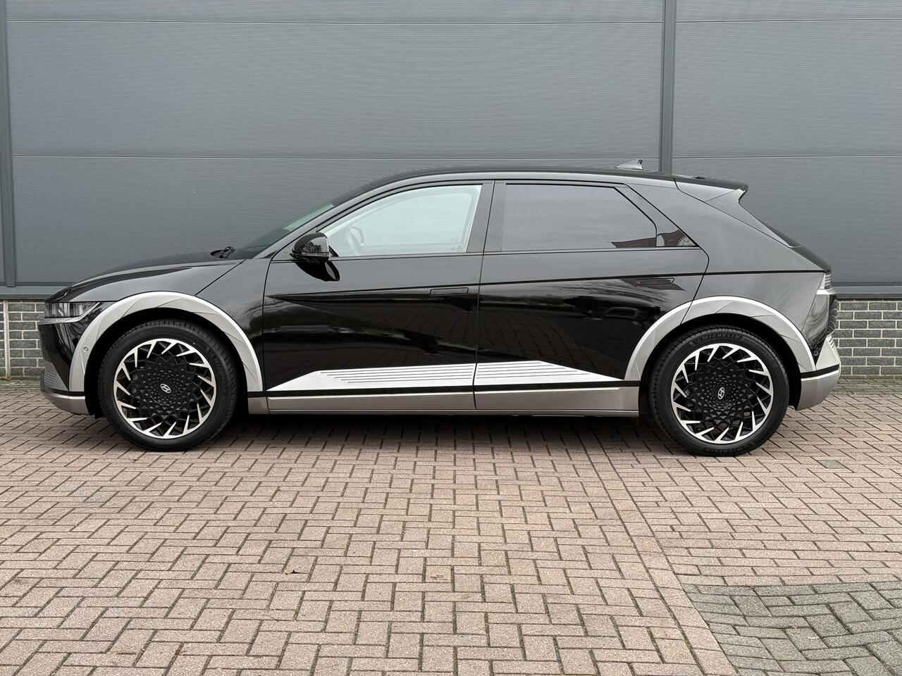 Hyundai IONIQ 5 Lounge 73kWh / NL auto / SOH 100% / Eerste Eigenaar / Dealer Onderhouden / Elektrische Stoelen met Geheugen / Stoel Verwarming+Verkoeling / Adaptive Cruise / Head-Up Display / 360º Camera / Apple Carplay&Android Auto /