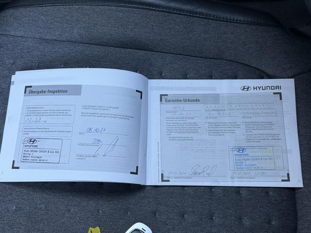 Hyundai IONIQ 5 Connect+ 73kWh / Fabrieksgarantie tot 11-2026 / SOH 100% / Dealer Onderhouden / 8 Jaar Batterij Garantie / Warmtepomp / 20" Lounge Wielen / Camera / Elektr. Stoelen / Stoel & Stuurwiel Verwarming / Achterbank Verwarming / Apple Carplay & Android Auto /