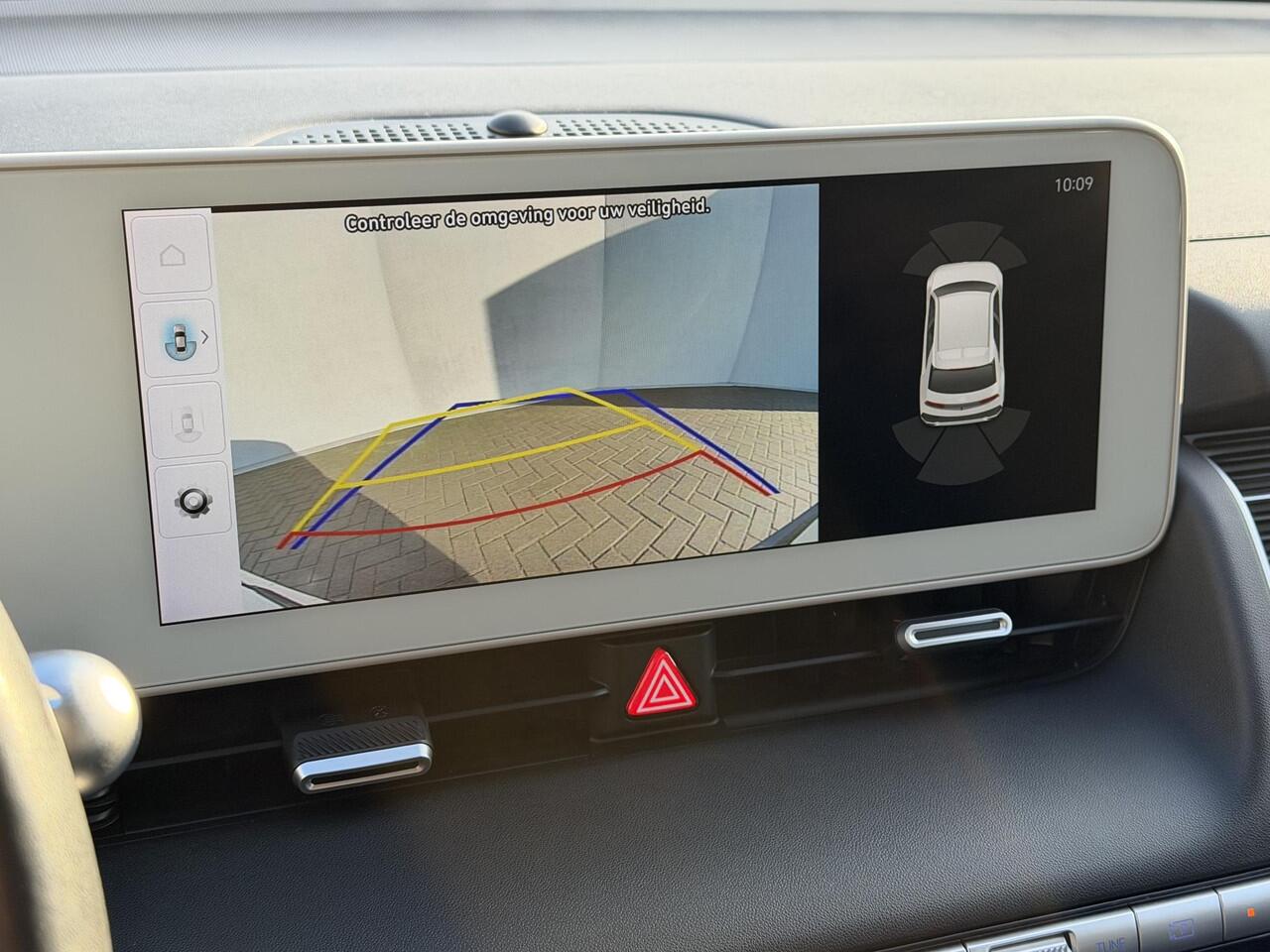 Hyundai IONIQ 5 Connect+ 73kWh / Fabrieksgarantie tot 11-2026 / SOH 100% / Dealer Onderhouden / 8 Jaar Batterij Garantie / Warmtepomp / 20" Lounge Wielen / Camera / Elektr. Stoelen / Stoel & Stuurwiel Verwarming / Achterbank Verwarming / Apple Carplay & Android Auto /