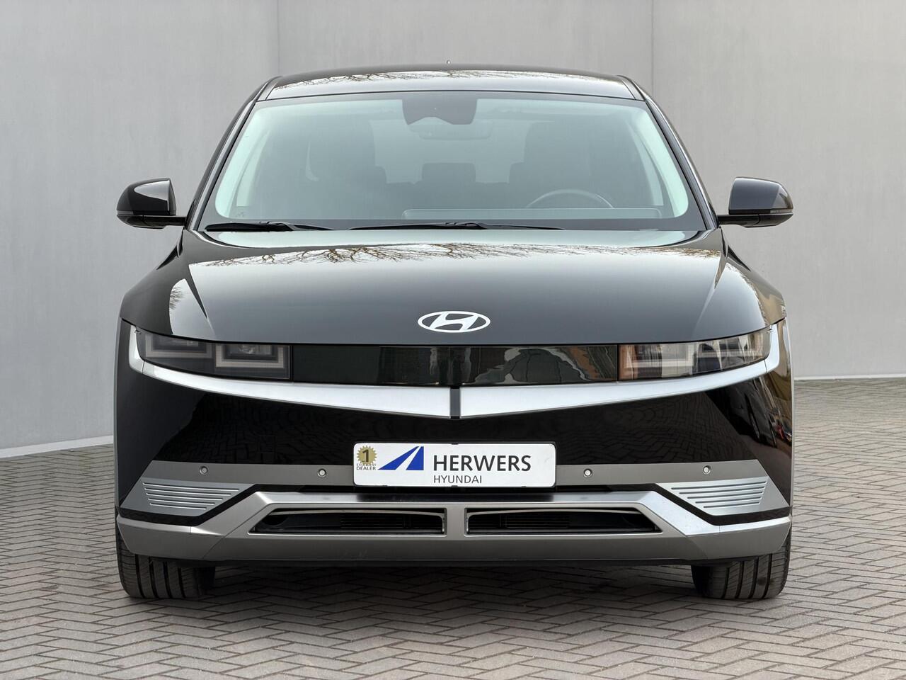 Hyundai IONIQ 5 Connect 73kWh / SOH 97.5 % / Batterijgarantie tot 11-2029 / Dealer Onderhouden / Batterij Garantie 8 Jaar / Warmtepomp / CCS Snel Laden / Adaptieve Cruise / Camera / Navigatie / BOSE / Dode hoek Detectie / Stoel Verwarming / Stuurwiel Verwaring /