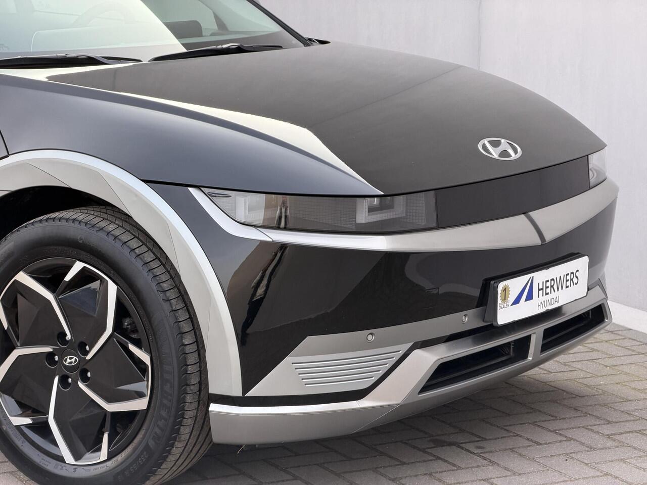 Hyundai IONIQ 5 Connect 73kWh / SOH 97.5 % / Batterijgarantie tot 11-2029 / Dealer Onderhouden / Batterij Garantie 8 Jaar / Warmtepomp / CCS Snel Laden / Adaptieve Cruise / Camera / Navigatie / BOSE / Dode hoek Detectie / Stoel Verwarming / Stuurwiel Verwaring /