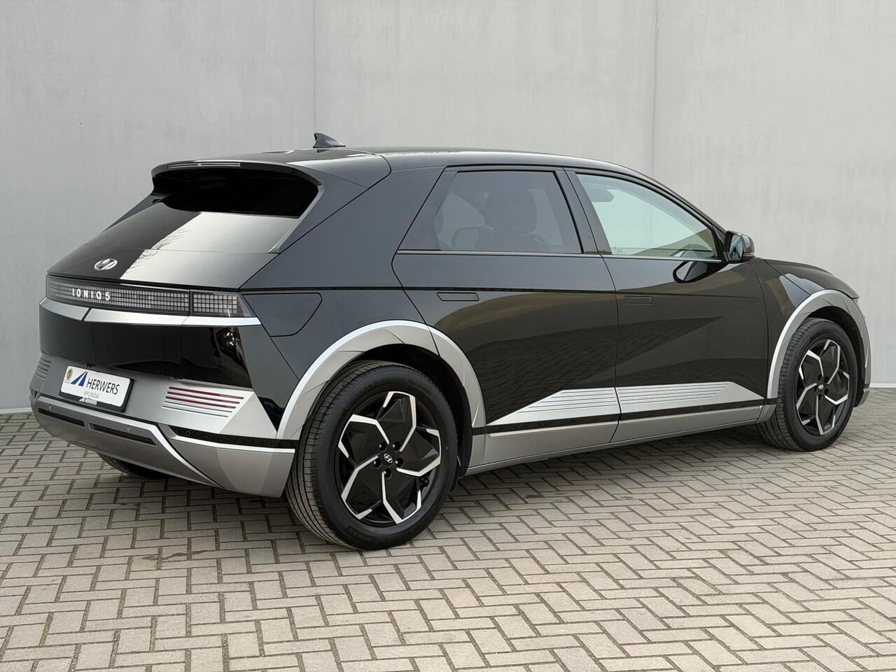 Hyundai IONIQ 5 Connect 73kWh / SOH 97.5 % / Batterijgarantie tot 11-2029 / Dealer Onderhouden / Batterij Garantie 8 Jaar / Warmtepomp / CCS Snel Laden / Adaptieve Cruise / Camera / Navigatie / BOSE / Dode hoek Detectie / Stoel Verwarming / Stuurwiel Verwaring /