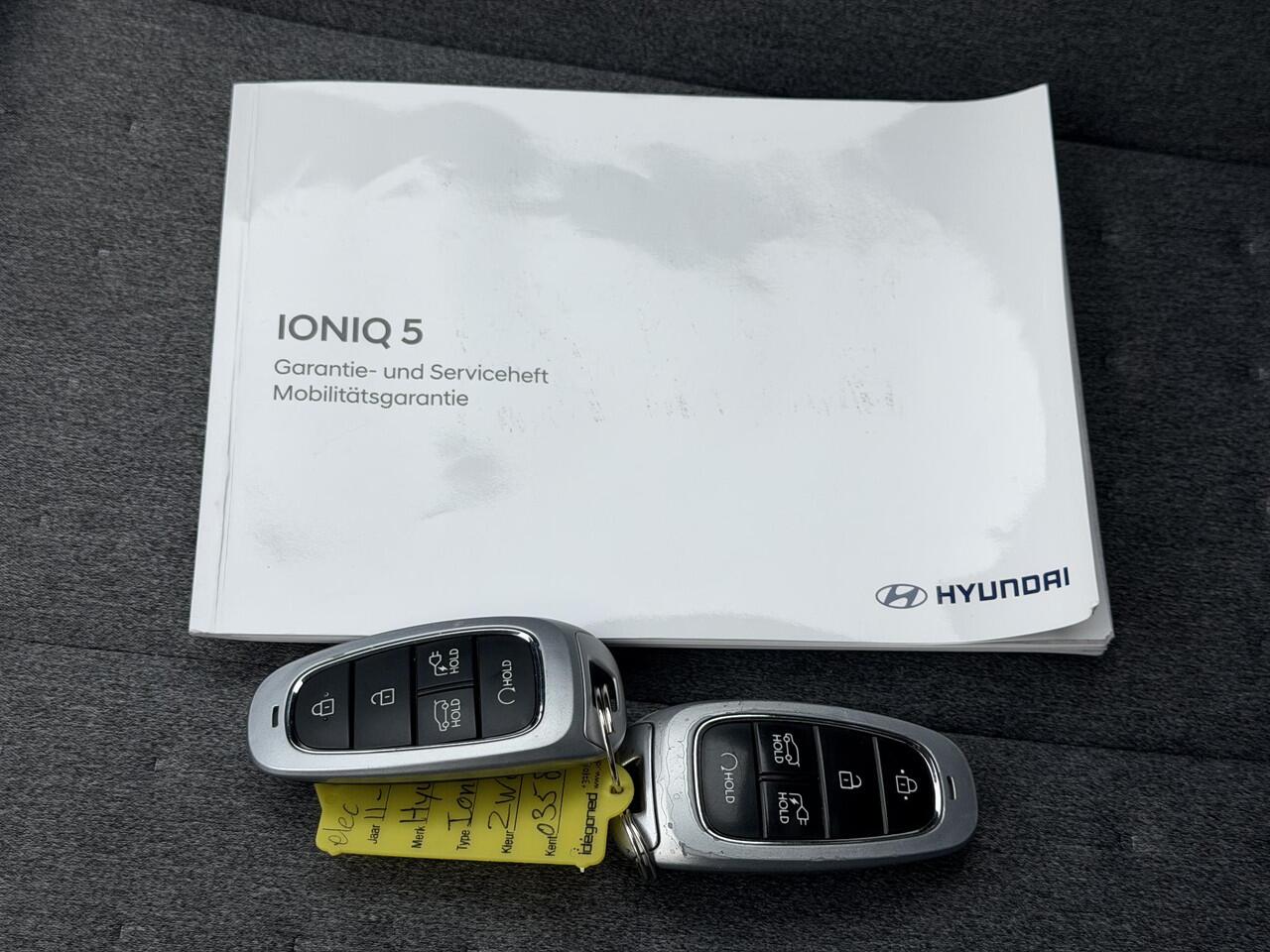 Hyundai IONIQ 5 Connect 73kWh / SOH 97.5 % / Batterijgarantie tot 11-2029 / Dealer Onderhouden / Batterij Garantie 8 Jaar / Warmtepomp / CCS Snel Laden / Adaptieve Cruise / Camera / Navigatie / BOSE / Dode hoek Detectie / Stoel Verwarming / Stuurwiel Verwaring /