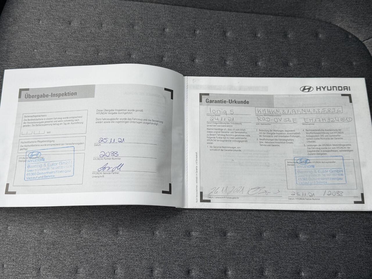 Hyundai IONIQ 5 Connect 73kWh / SOH 97.5 % / Batterijgarantie tot 11-2029 / Dealer Onderhouden / Batterij Garantie 8 Jaar / Warmtepomp / CCS Snel Laden / Adaptieve Cruise / Camera / Navigatie / BOSE / Dode hoek Detectie / Stoel Verwarming / Stuurwiel Verwaring /