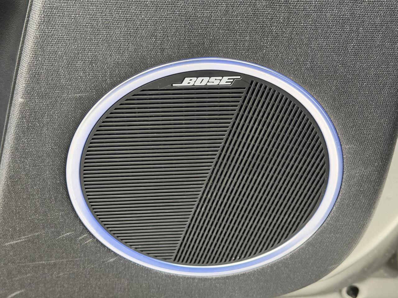 Hyundai IONIQ 5 Lounge 73kWh / Afneembare Trekhaak 1600Kg / Fabrieksgarantie tot 11-2026 / Accu SOH 91,70% / Warmtepomp / Batterij Garantie 8 Jaar / BOSE / HUD / 360 Camera / Elektr. Stoelen / Stoel Verwarming / Stoel Ventilatie / Dodehoek Detectie / Elektr. Achterklep