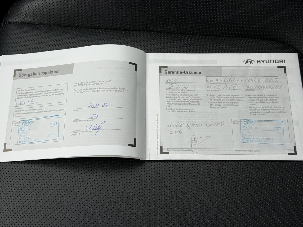 Hyundai IONIQ 5 Lounge 73kWh / Afneembare Trekhaak 1600Kg / Fabrieksgarantie tot 11-2026 / Accu SOH 91,70% / Warmtepomp / Batterij Garantie 8 Jaar / BOSE / HUD / 360 Camera / Elektr. Stoelen / Stoel Verwarming / Stoel Ventilatie / Dodehoek Detectie / Elektr. Achterklep