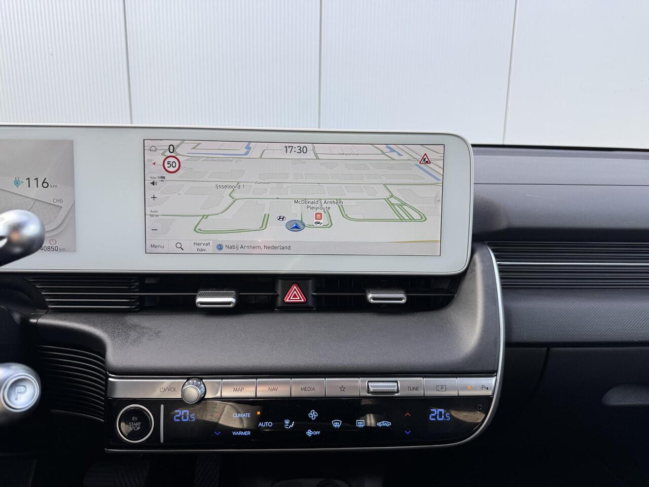 Hyundai IONIQ 5 Style 58 kWh / SOH 98,2 % / Actieradius 384KM WLTP / 3 Fasen Laden / Navigatie / Apple CarPlay & Android Auto / Cruise Control / Dealer Onderhouden / Parkeersensoren / Adaptieve Cruise Control / Privacy Glass / Achteruitrijcamera /