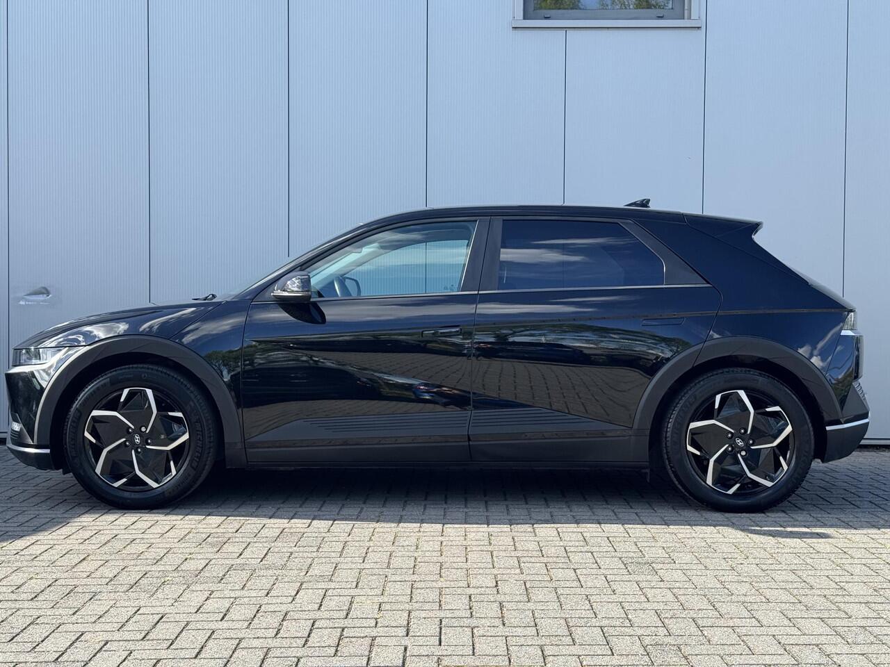 Hyundai IONIQ 5 Style 58 kWh / SOH 98,2 % / Actieradius 384KM WLTP / 3 Fasen Laden / Navigatie / Apple CarPlay & Android Auto / Cruise Control / Dealer Onderhouden / Parkeersensoren / Adaptieve Cruise Control / Privacy Glass / Achteruitrijcamera /