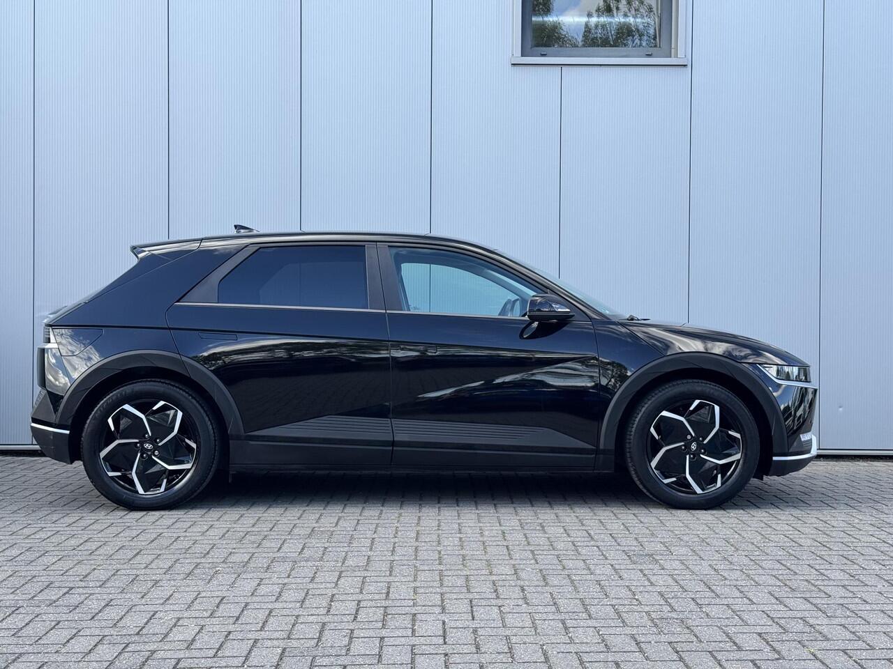 Hyundai IONIQ 5 Style 58 kWh / SOH 98,2 % / Actieradius 384KM WLTP / 3 Fasen Laden / Navigatie / Apple CarPlay & Android Auto / Cruise Control / Dealer Onderhouden / Parkeersensoren / Adaptieve Cruise Control / Privacy Glass / Achteruitrijcamera /