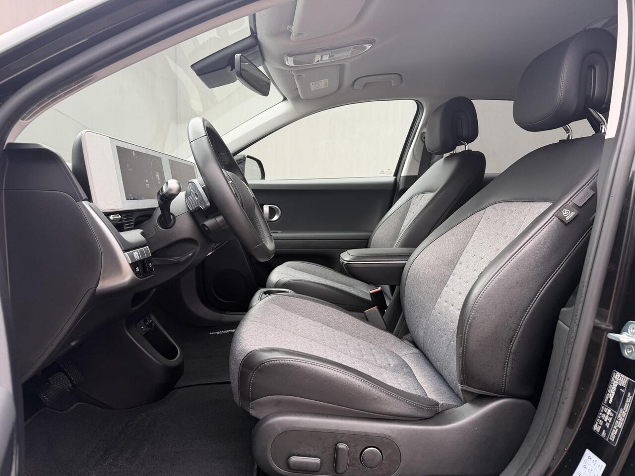 Hyundai IONIQ 5 Connect 73kWh Automaat / Afneembare Trekhaak 1600 Kg / SOH 98% / Dealer onderhouden / Fabrieksgarantie tot 12-2026 / 8 Jaar Batterij Garantie / Warmtepomp / Camera / Navigatie / Stoel en Stuurwiel Verwarming / Achterbank Verwarming / Elektr. Achterkle